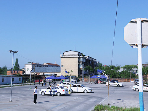 小型汽车C1